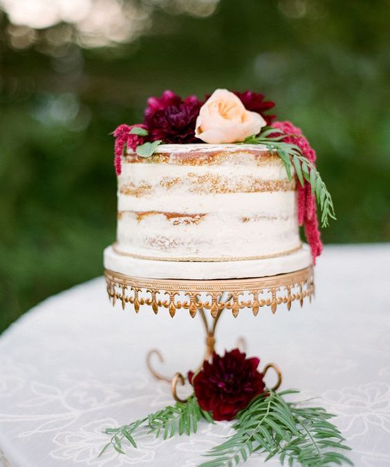 7 Gorgeous Cakes for an Intimate Wedding
