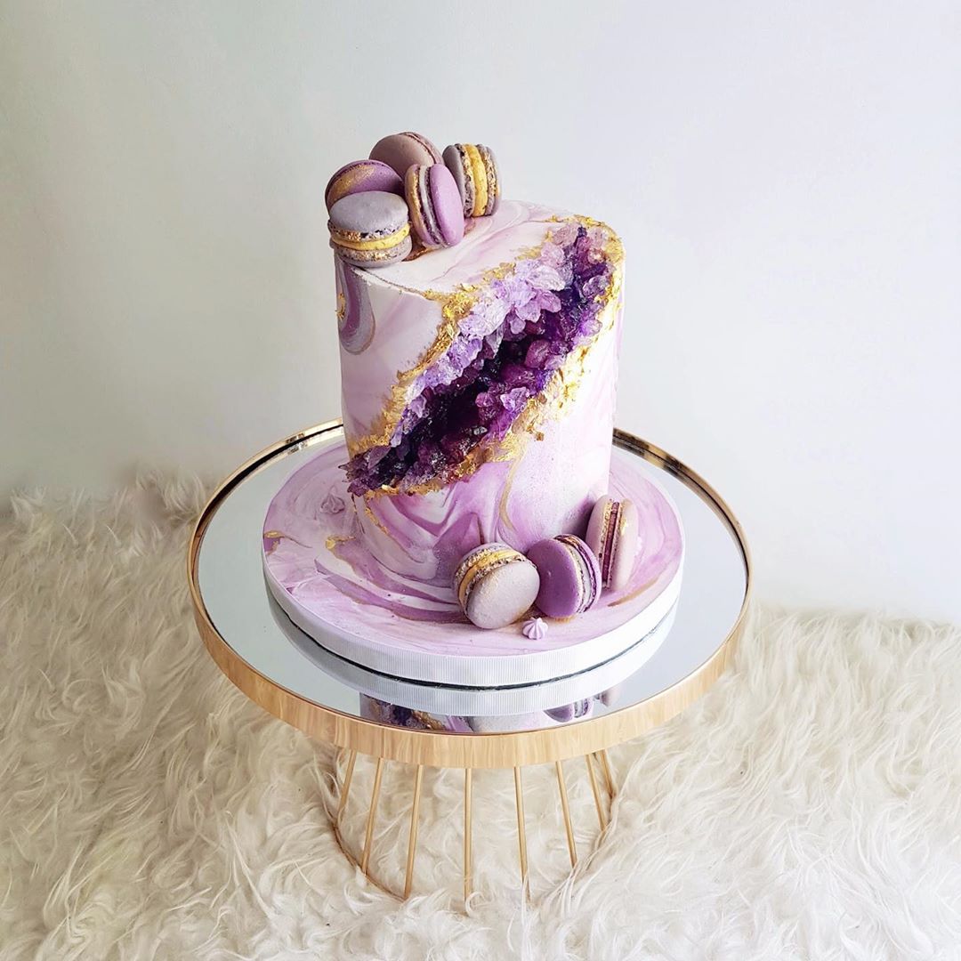7 Gorgeous Cakes for an Intimate Wedding - HowToHen